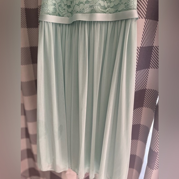 David’s Bridal Lace Floral and Chiffon Halter Bridesmaid/Sundress - Picture 8 of 10